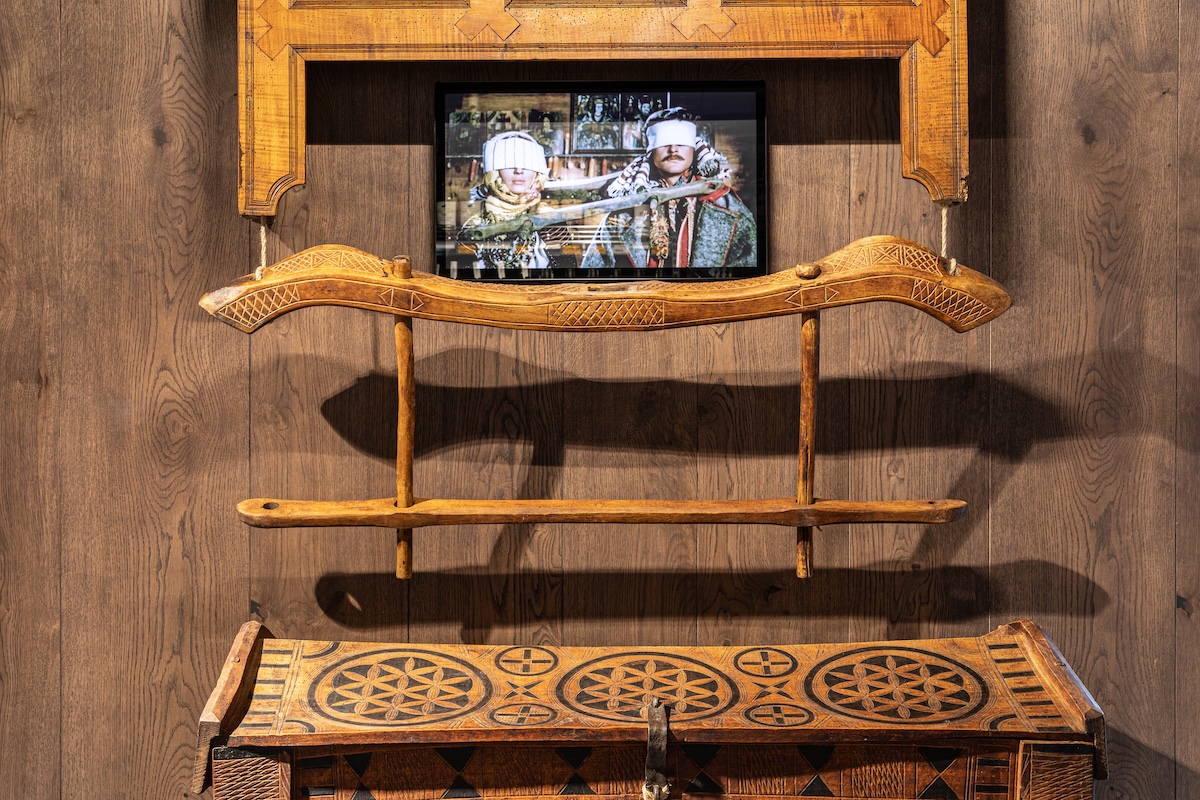 Сільпо Тіні забутих предків у Буковелі